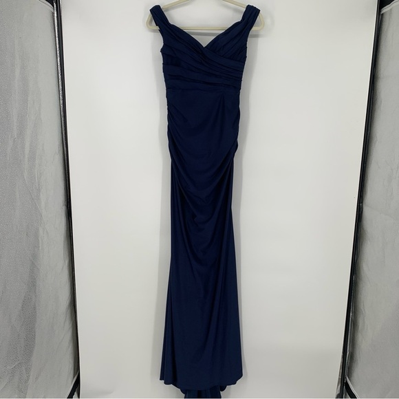 La Femme Navy Ruched Off the Shoulder Formal Gown Size 4 - Picture 7 of 7